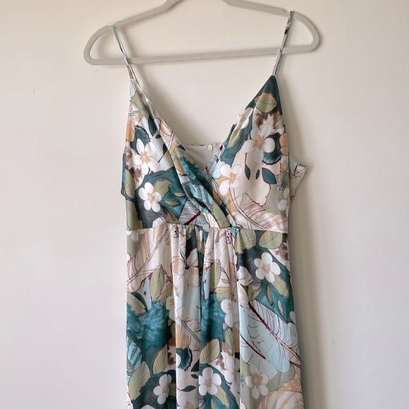 Spring dress - Picture 3 of 4